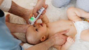 Fieber beim Baby: wann zum Arzt und was Sie tun können