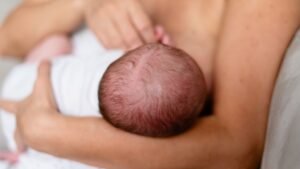 Nasse Windeln zählen: Trinkt mein Baby genug?