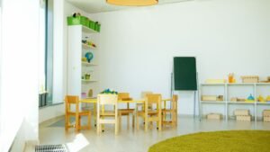 Trockenwerden in der Kita: Zusammenarbeit mit Erziehern