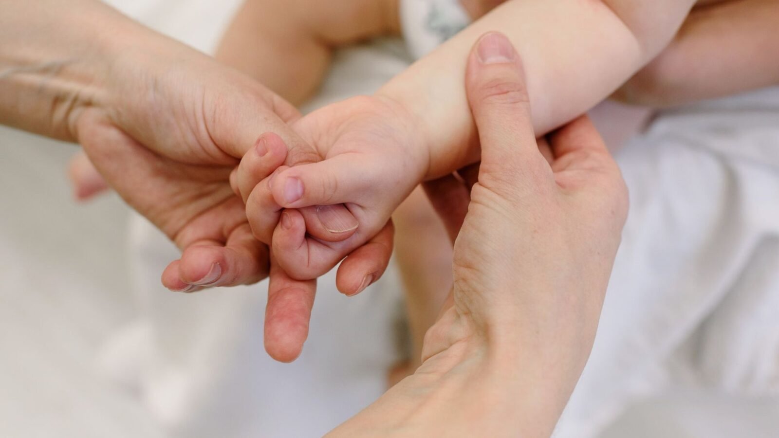 Verstopfung beim Baby: erkennen, lindern, Warnzeichen kennen