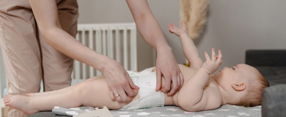 Windel richtig wechseln: Schritt-für-Schritt-Anleitung